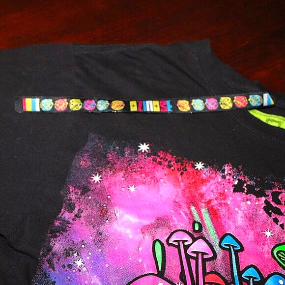 Psychedelic Alien Graphic Tee – Trippy Mushroom Art, Handmade Zinose M Rare - Picture 4 of 9